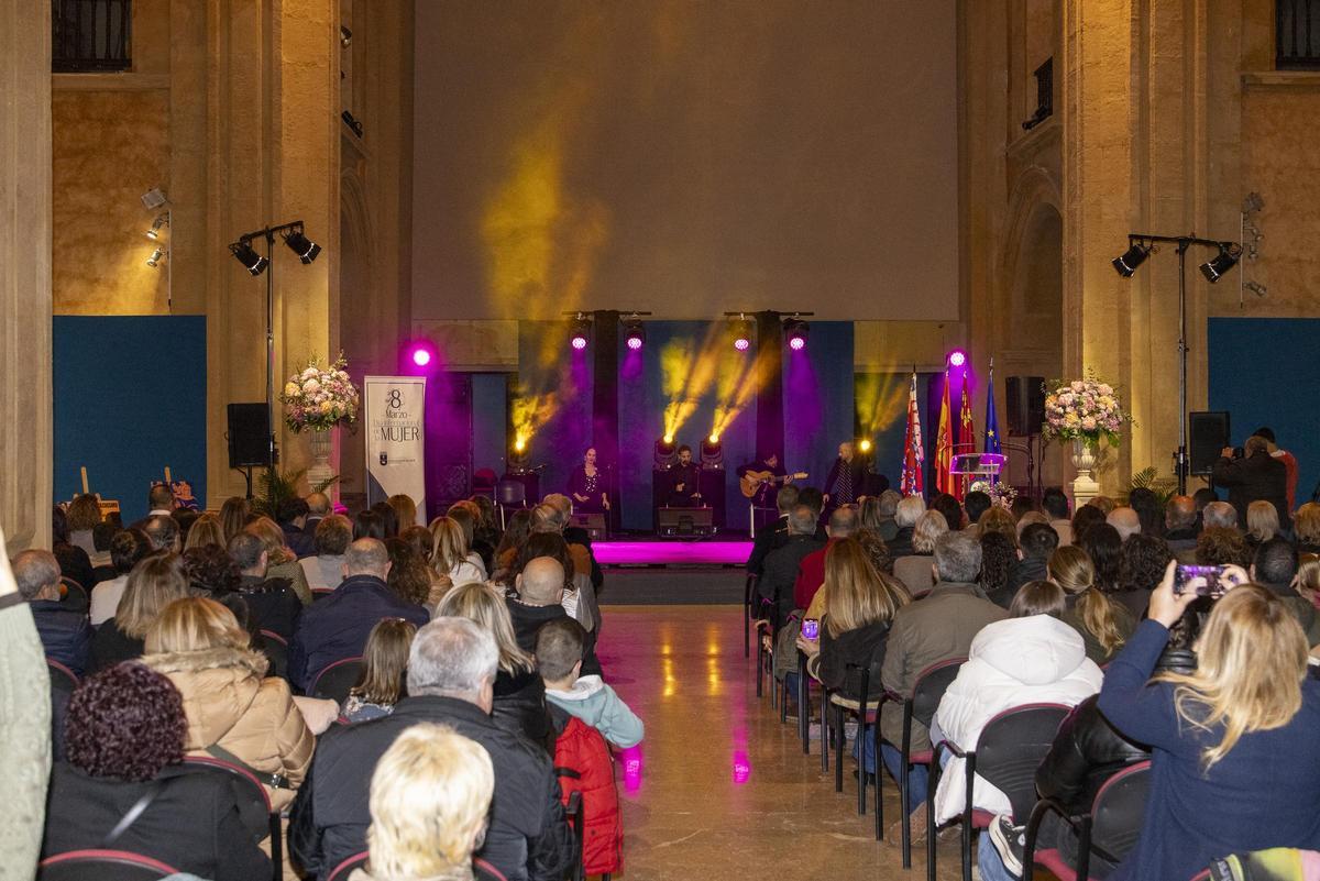 Acto institucional con motivo del ‘Día Internacional de las Mujeres’, con la entrega de galardones y la actuación del grupo ‘Mujeres flamencas’