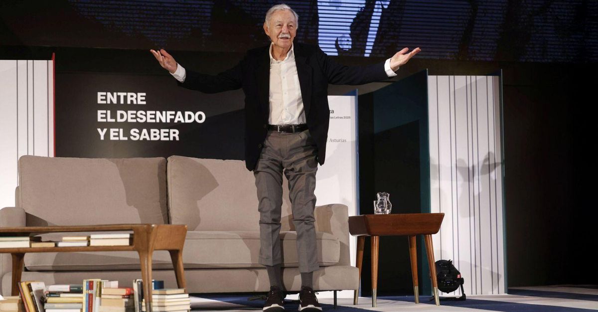 Eduardo Mendoza: "Tothom està indignat per alguna cosa, però jo no, vivim formidablement" Eduardo Mendoza: "Tothom està indignat per alguna cosa, però jo no, vivim formidablement"