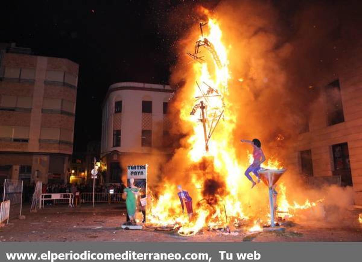 GALERÍA DE FOTOS - El fuego devora las fallas de la provincia.