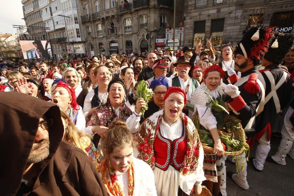 La representación de la expulsión de las tropas invasoras francesas congrega en el casco histórico a miles de personas para disfrutar del broche de oro a un fin de semana de fiesta.