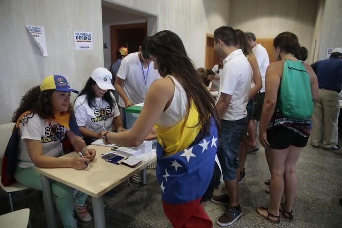 Delia Padrón Comicios contra la Asamblea constituyente que pretende Maduro en el auditorio