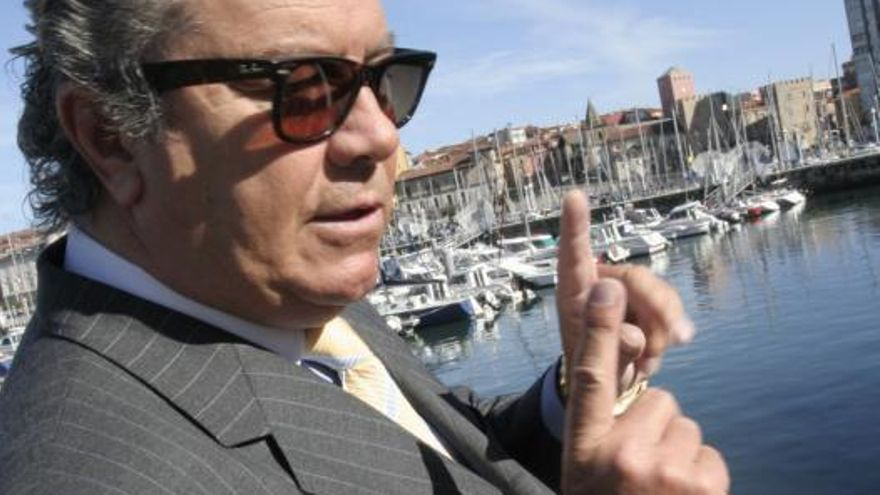Pablo Basterrechea, en el Puerto Deportivo. | Mara Villamuza Pablo Basterrechea, en el Puerto Deportivo. | Mara Villamuza
