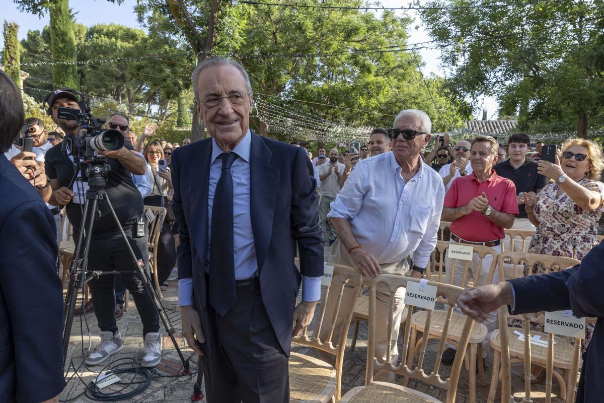 Florentino Pérez, candidato a la presidencia del Real Madrid, participó este lunes en un acto con socios y peñas de la provincia de Toledo.