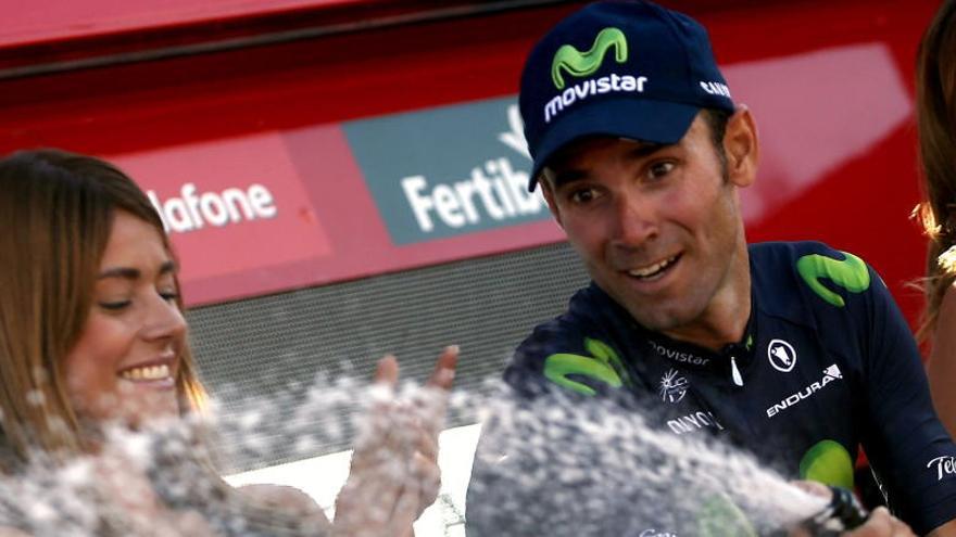 Alejandro Valverde celebra su triunfo en la cuarta etapa de la Vuelta a España que tuvo su final en Vejer de la Frontera en Cádiz.