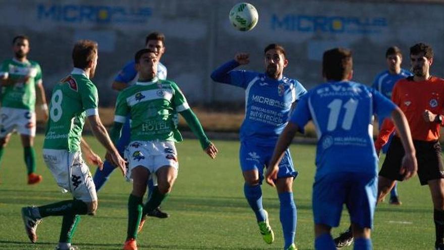 Un lance del partido jugado en Villaralbo