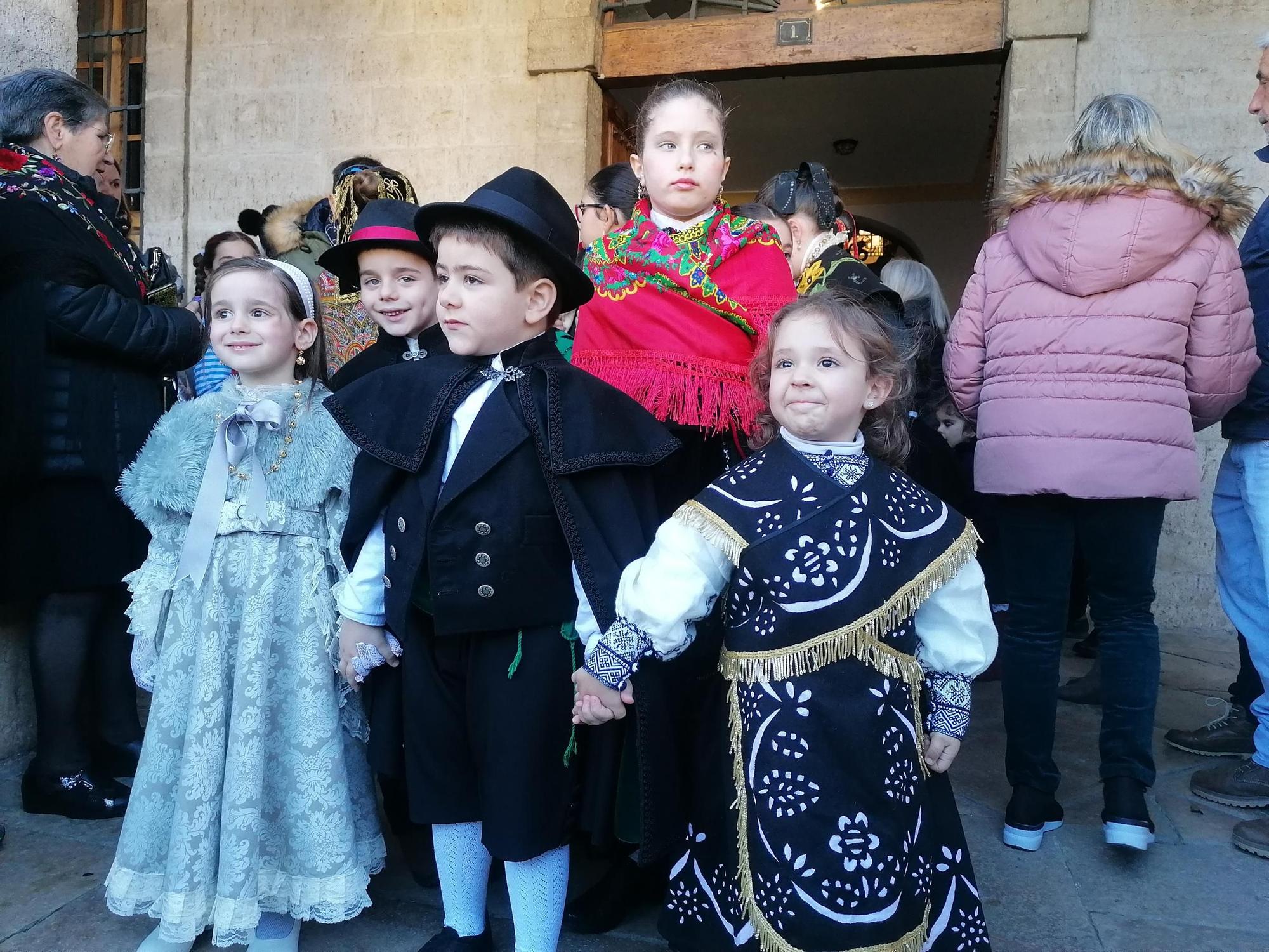 GALERÍA | Toro arropa a los novios en la boda infantil de Carnaval