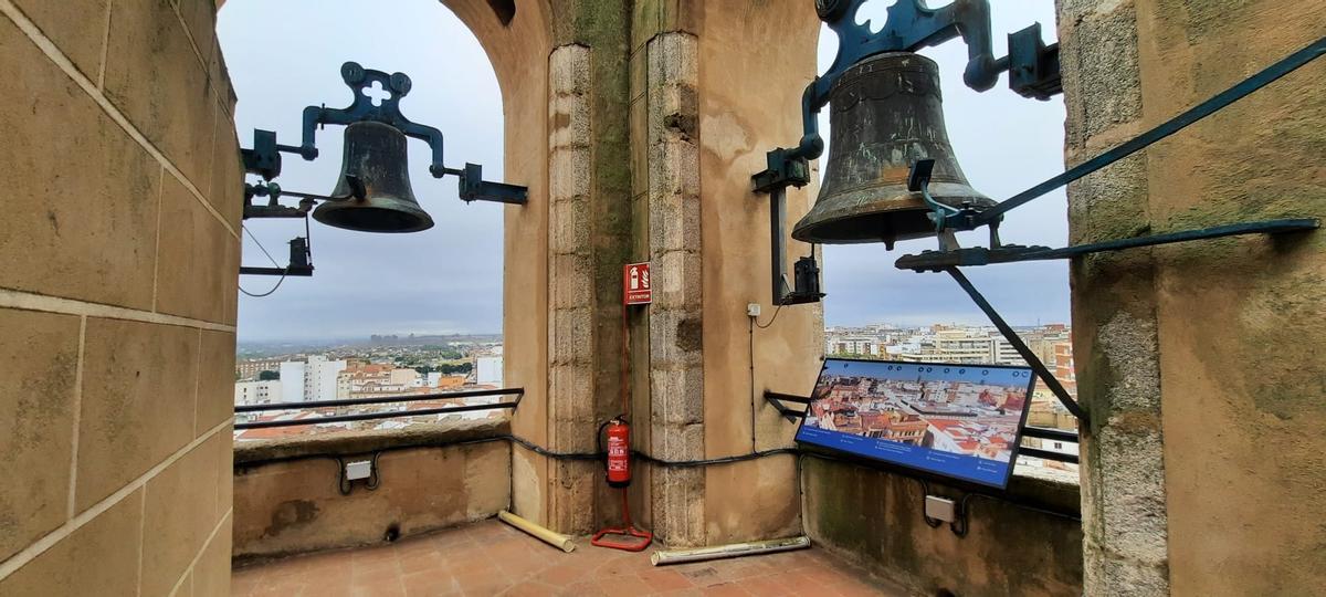 Cuerpo de campanas de la torre de la catedral de Badajoz.