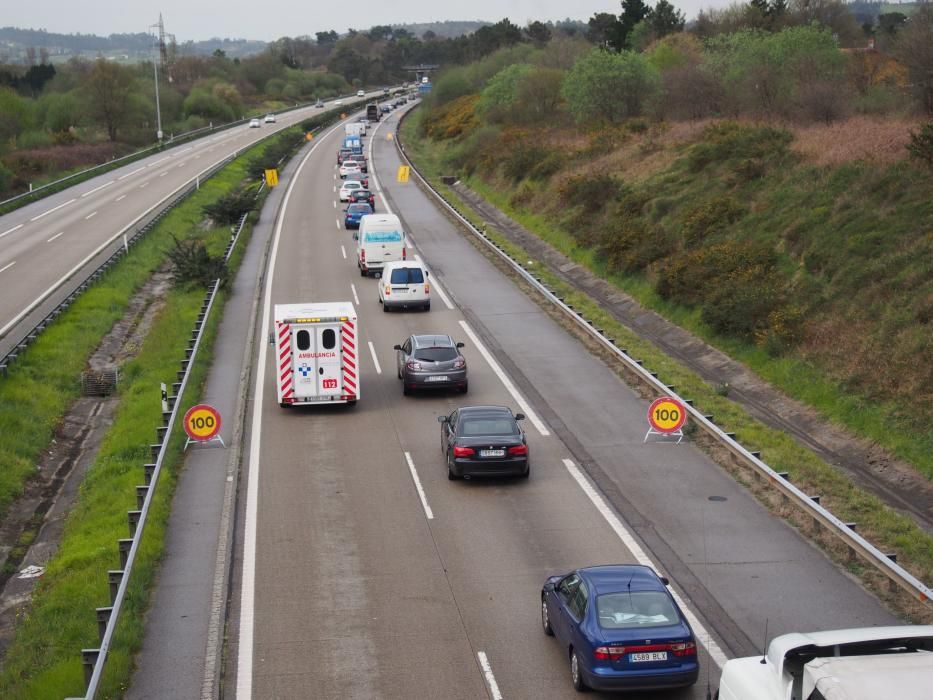 Retenciones kilométricas por las obras en un carril de la "Y"