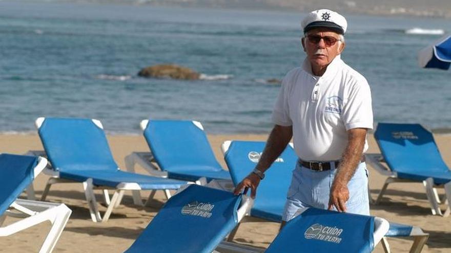 Adiós a Antonio Santana Fuentes, hamaquero de la playa de Las Canteras