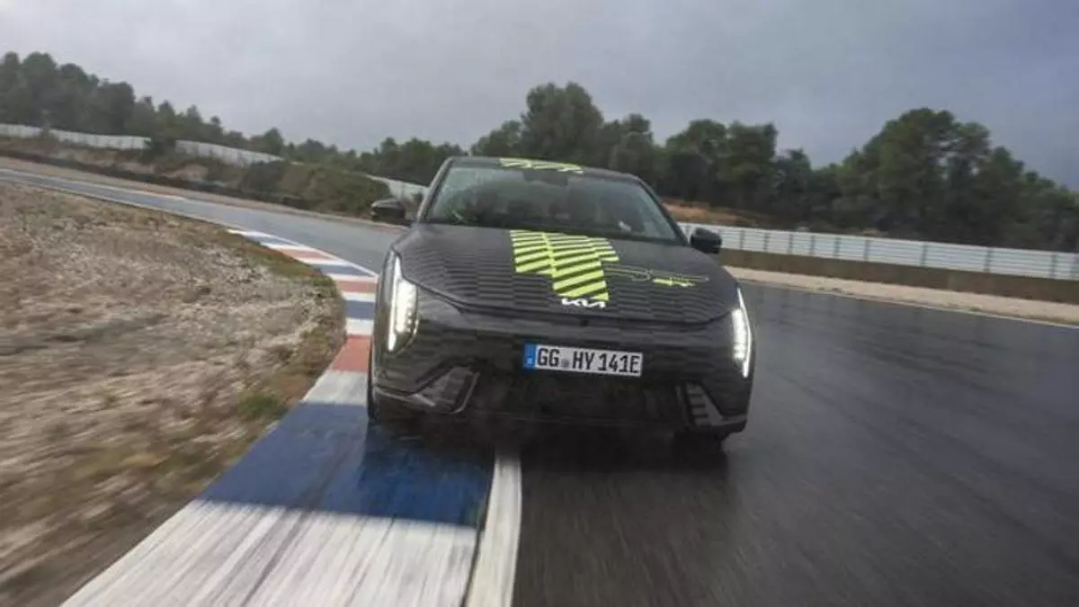 Primera pueba en España: Nos ponemos al volante del nuevo Kia EV4 GT