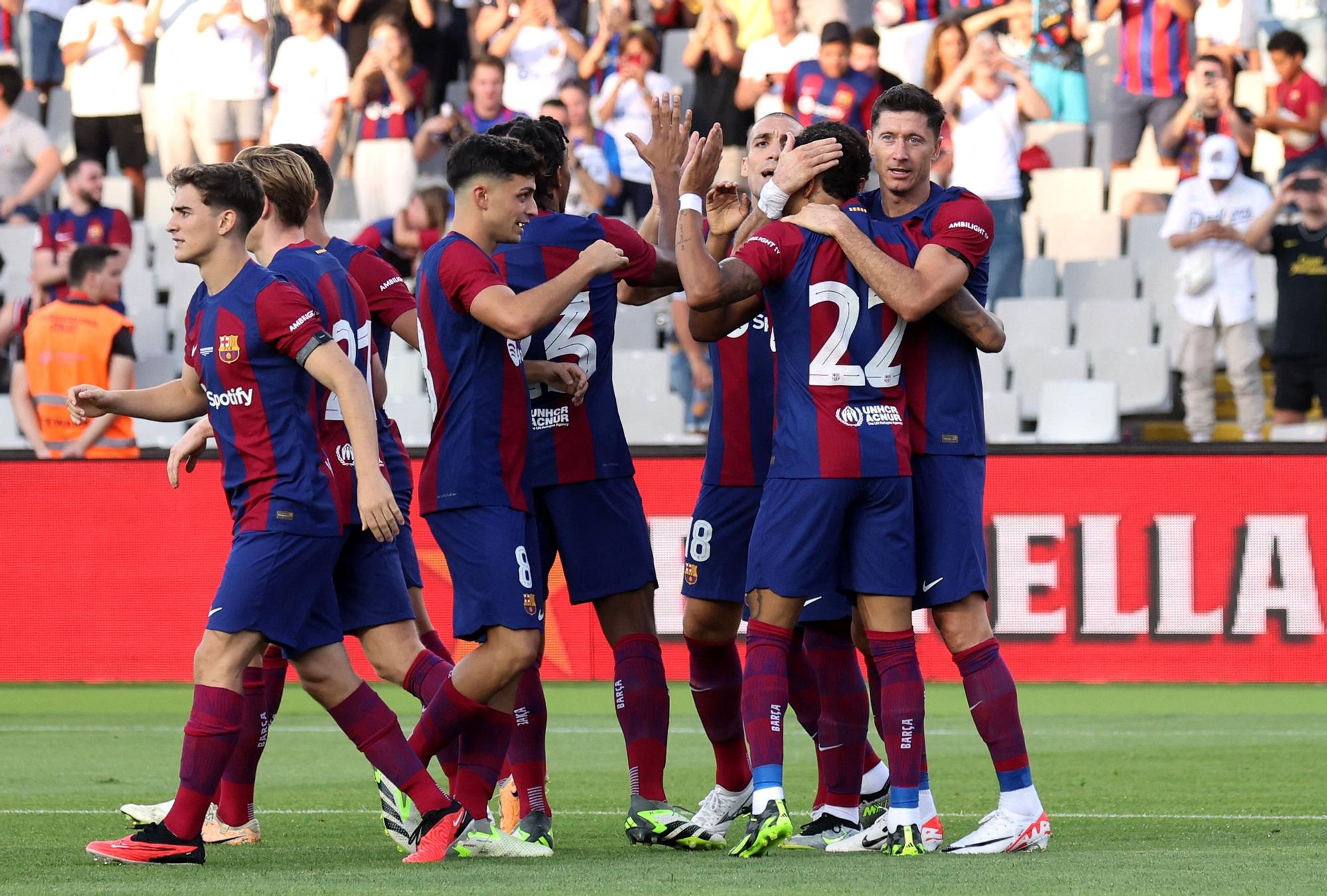 Les millors imatges del debut del Barça al Lluís Companys en el Trofeu Joan Gamper