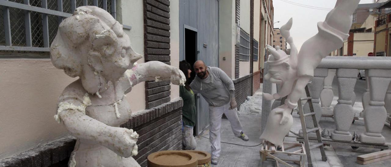 Los talleres de la Ciudad del Artista Fallero tienen atractivo turístico por su singularidad.