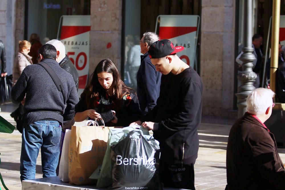 Primer día de las rebajas de enero en Málaga