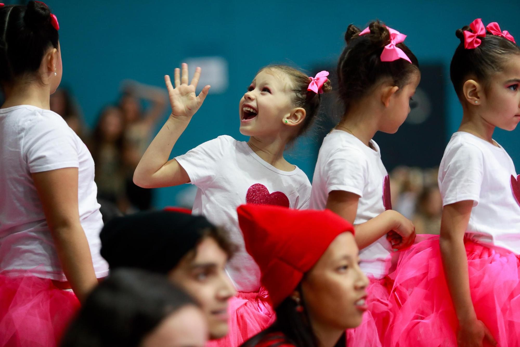 Mira aquí las imágenes de la gala de Navidad de gimnasia rítmica en Ibiza