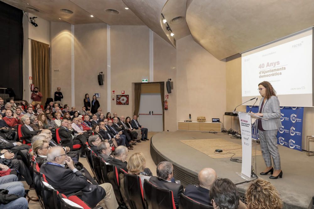 Así ha sido el acto de homenaje a 40 años de ayuntamientos democráticos