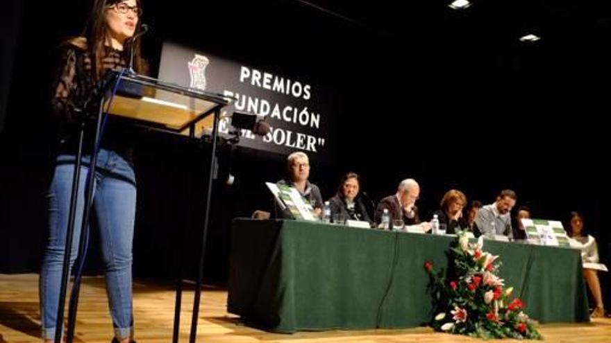 Un trabajo sobre la vajilla campaniforme  gana el premio de la Fundación Soler