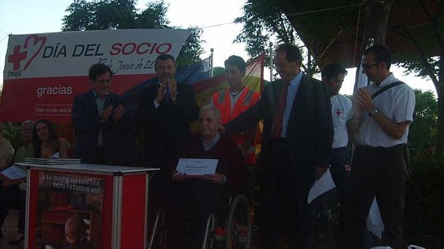 Homenaje de Cruz Roja Petrer a socios y colaboradores