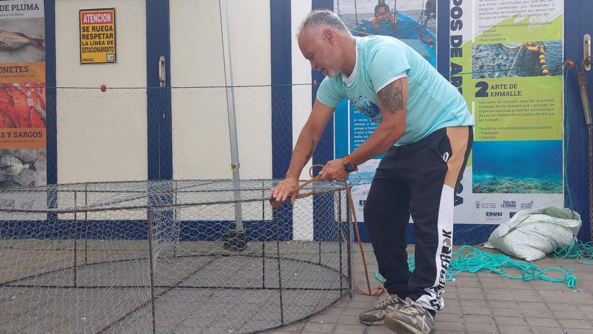 José María Calixto en la muestra de las técnicas pesqueras tradicionales
