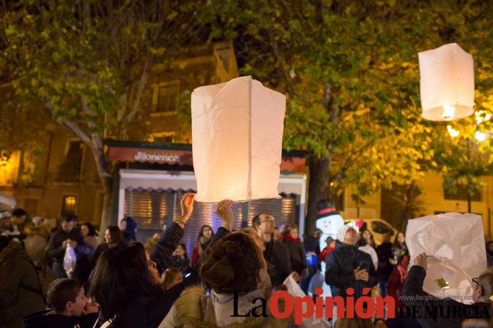 Farolillos solidarios y llegada de Papa Noel en Ca