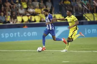 Aubameyang dispara al Deportivo en el debut de Casadó