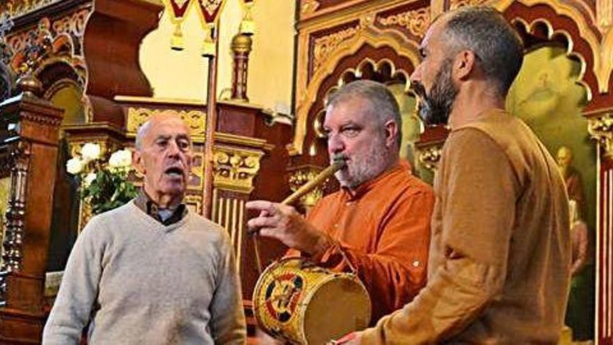 El grupo ibicenco Un parell de tres en el concierto en la Catedral Ortodoxa de Vilnius.