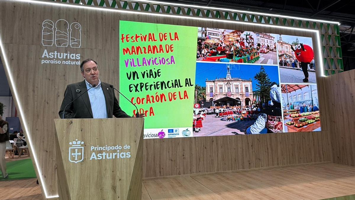 El alcalde, Alejandro Vega, durante la presentación.