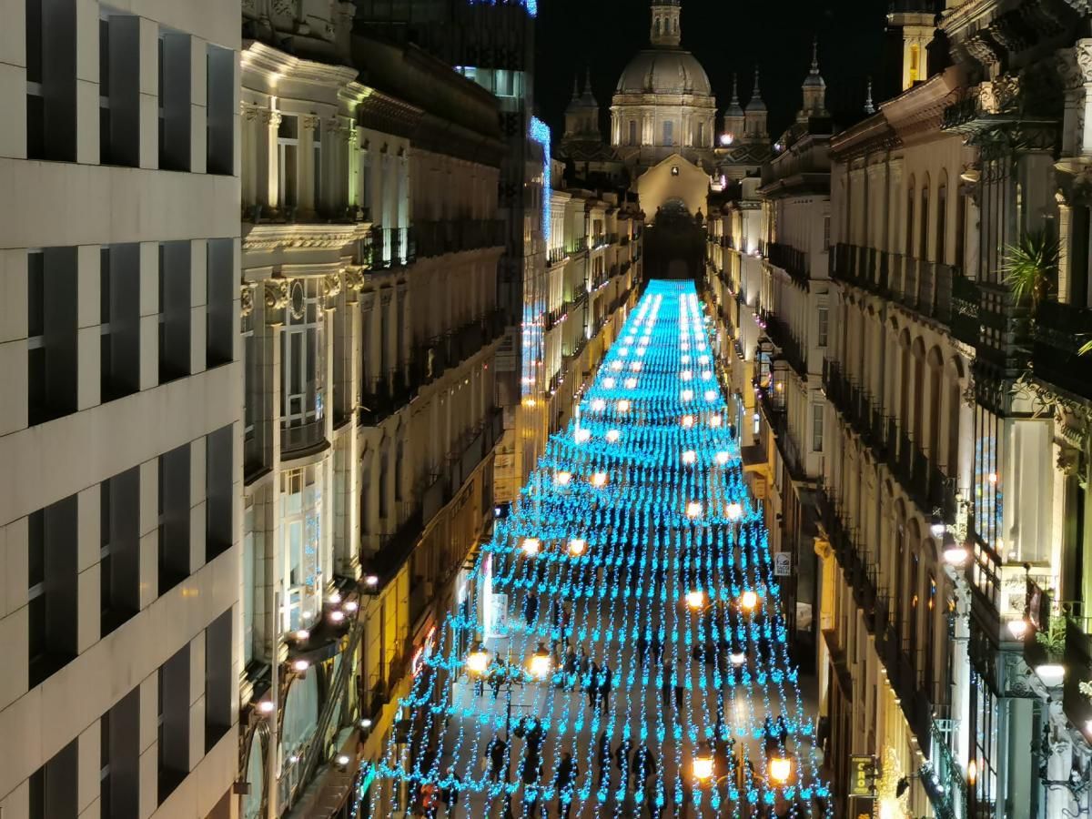 Pruebas de las luces navideñas en la calle Alfonso