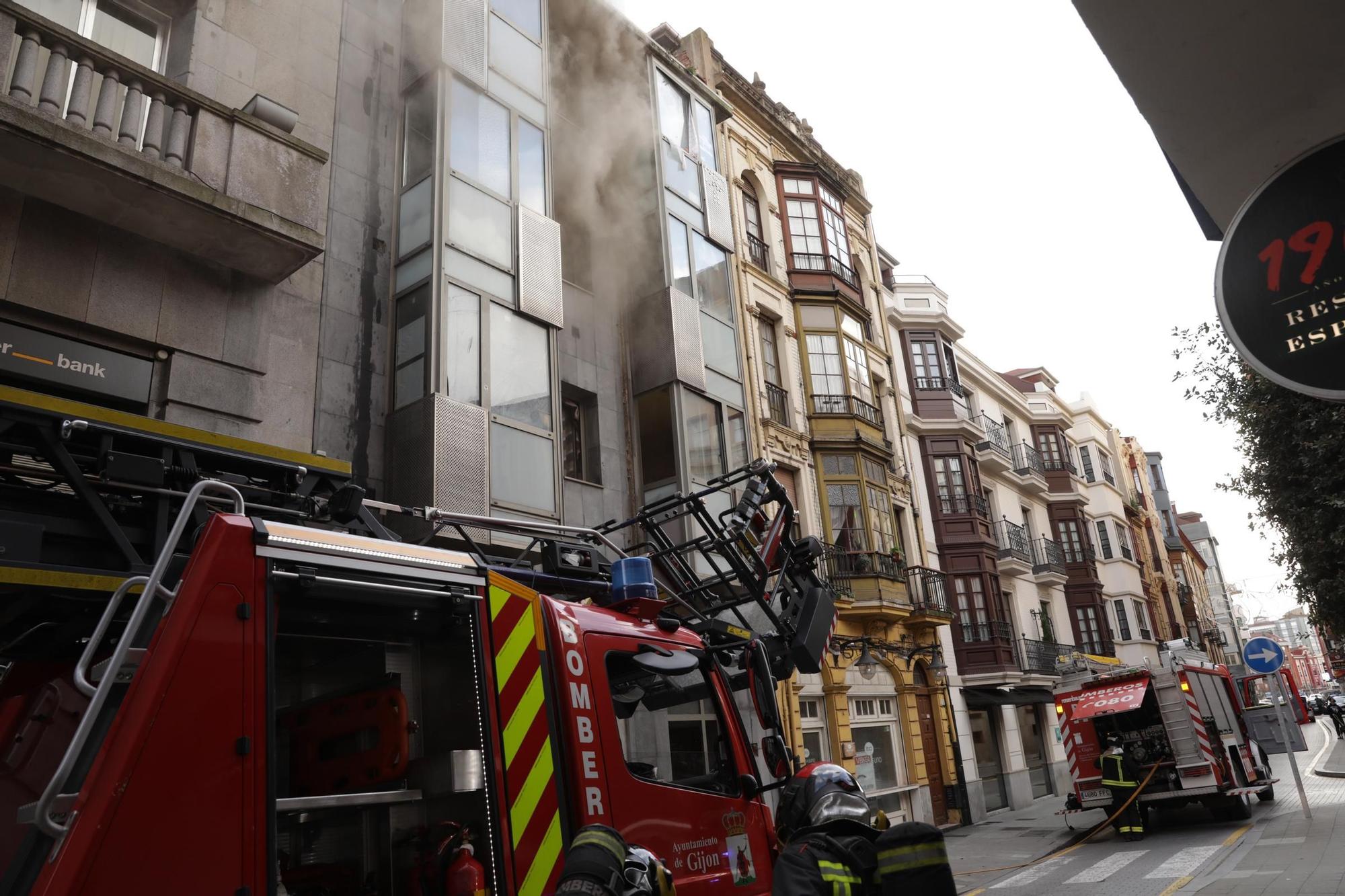 El incendio en el piso okupa del Carmen, en imágenes La Nueva España