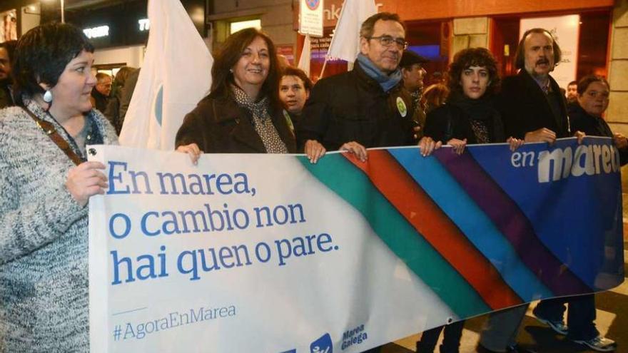 Concejales y diputados de En Marea en la manifestación contra Ence en Pontevedra. // R. Vázquez