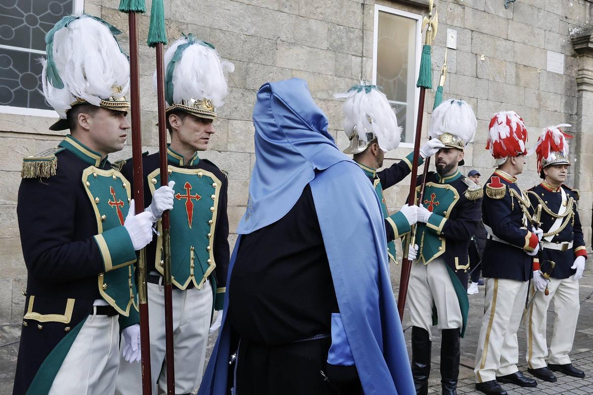 El lavatorio de los pies centra el Jueves Santo y da paso al día con más procesiones de la Semana Santa compostelana El lavatorio de los pies centra el Jueves Santo y da paso al día con más procesiones de la Semana Santa compostelana