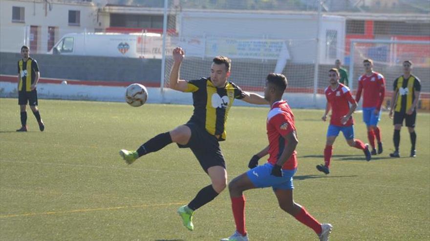 El Almenara reacciona y vence al Huracán