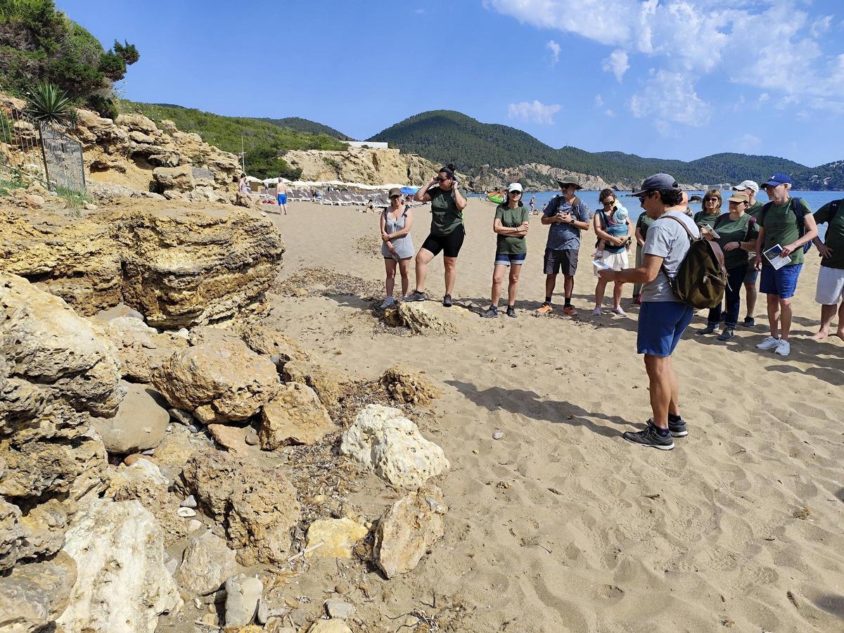 Una jornada de geología en es Figueral, con el geólogo Luis Alberto Tostón