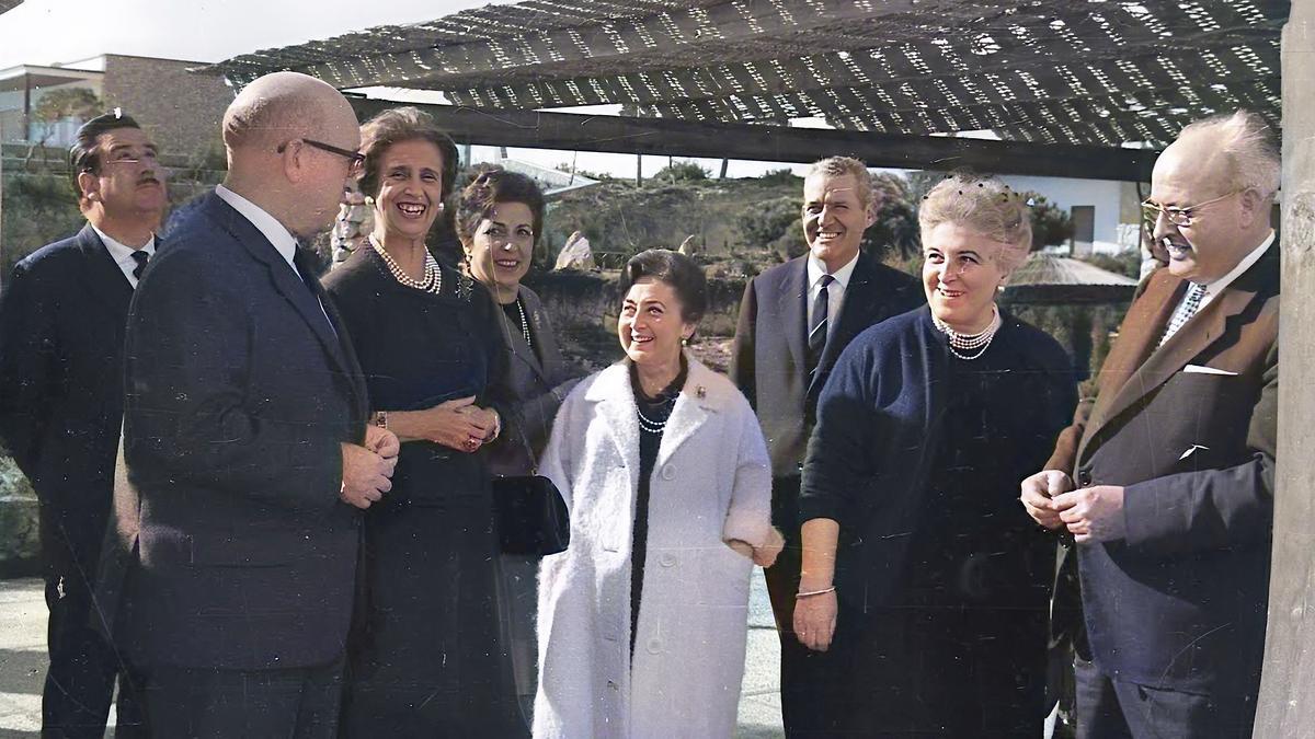 Carmen Polo, esposa de Franco, en su visita a Campoamor a mediados de los 60.
