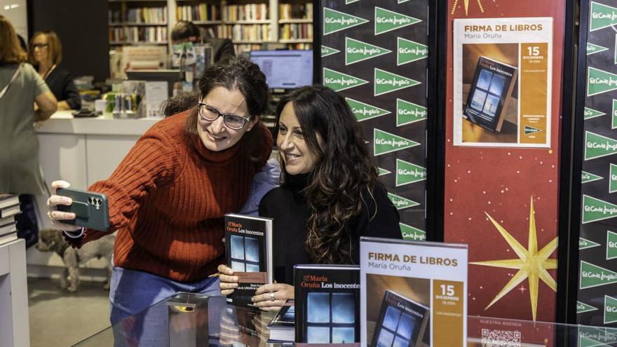 María Oruña firma su nueva novela “Inocentes” en Vigo