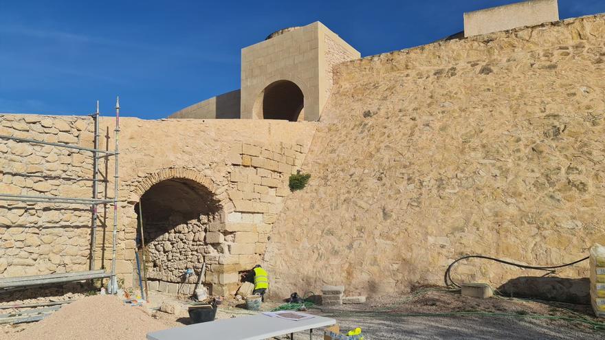 Arrancan las obras de restauración para permitirán que el Castillo de Elda sea visitable de manera permanente