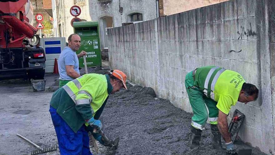 El Programa de Mellora en los dos cascos de Silleda sigue con el arreglo de vías y aceras