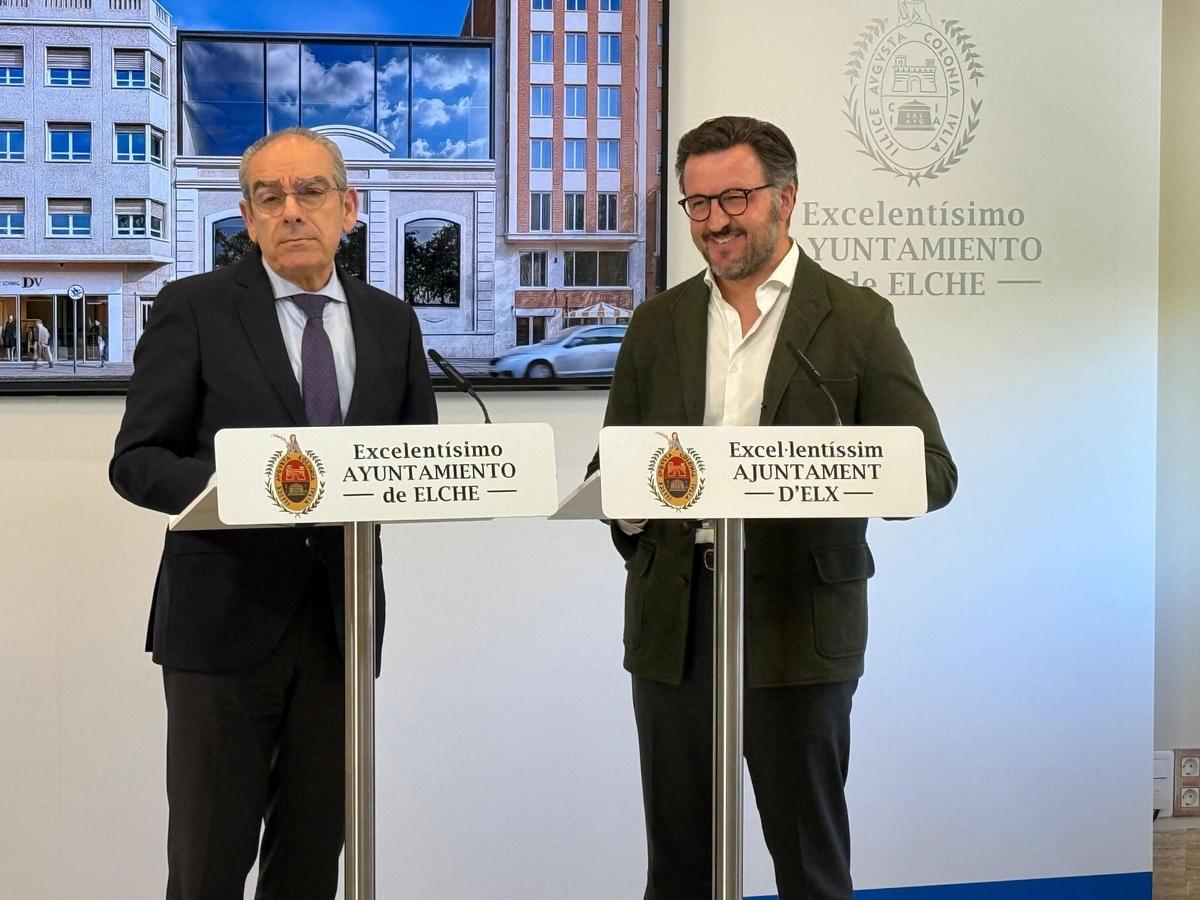 El vicealcalde, Francisco Soler, y el alcalde, Pablo Ruz, este jueves.