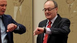El gobernador del Banco de España, Luis María Linde, que debe dejar su cargo en junio, en la Comisión de Economía del Congreso.