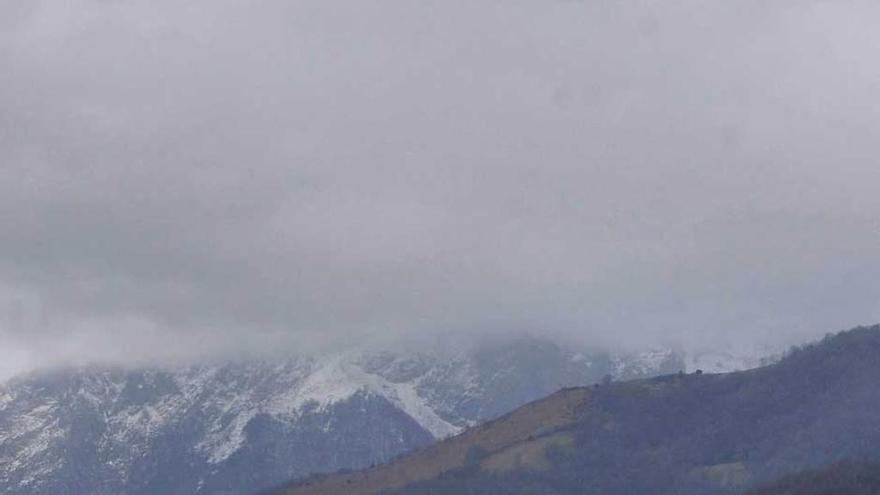 Uno de los tramos asturianos de la variante de Pajares.