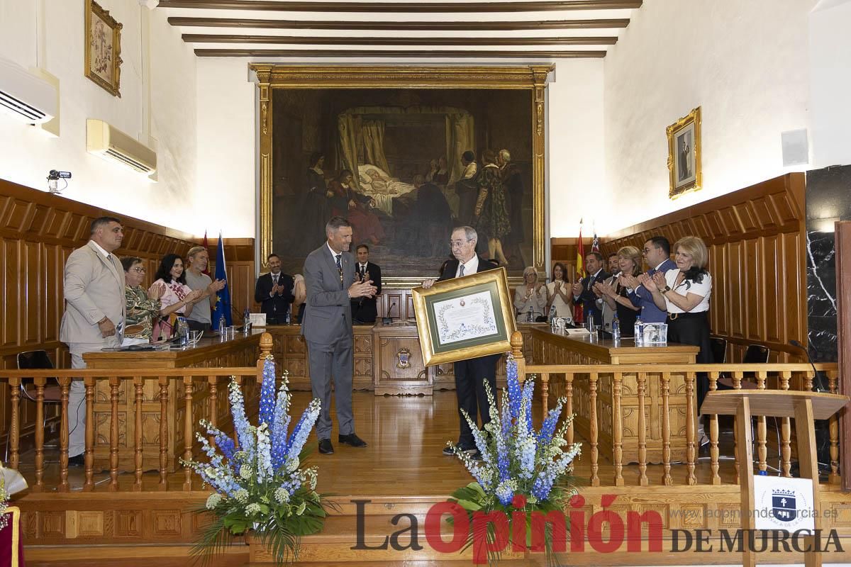 Así se ha vivido el emocionante acto del nombramiento de 'Hijo Predilecto' de Caravaca al doctor Juan Manuel Laborda