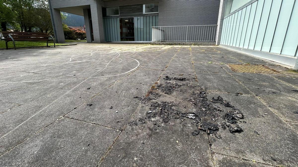 Humedades, ratas, robos y actos vandálicos en un barrio de Salinas: "Aquí no hay quien viva"
