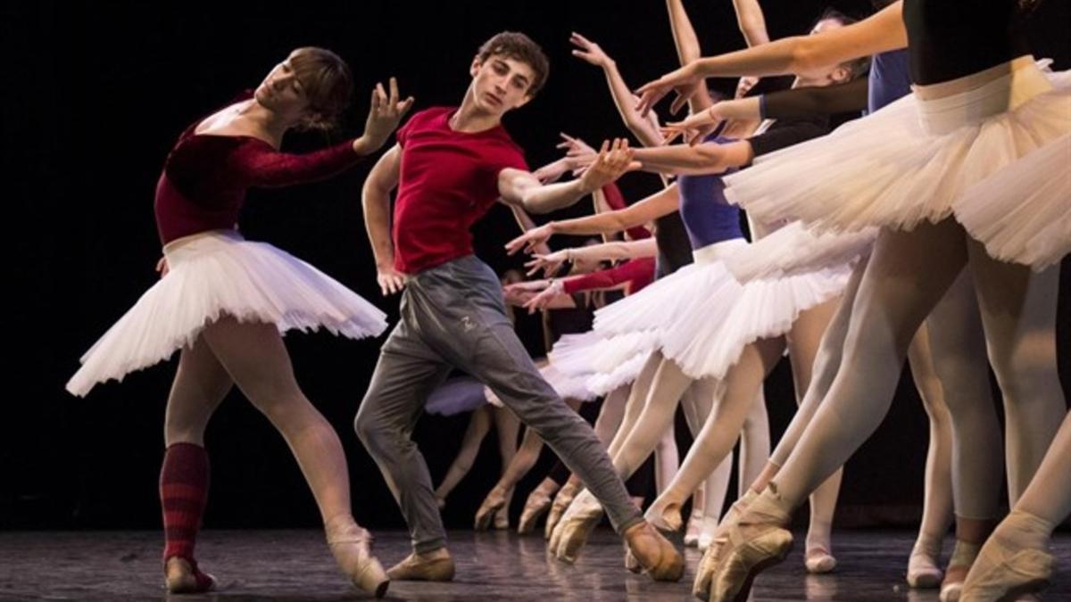 El Ballet de Catalunya se estrena con el 'BNC Opening Gala', un homenaje al trabajo, esfuerzo y colaboración de todas las personas e instituciones que lo han hecho posible.