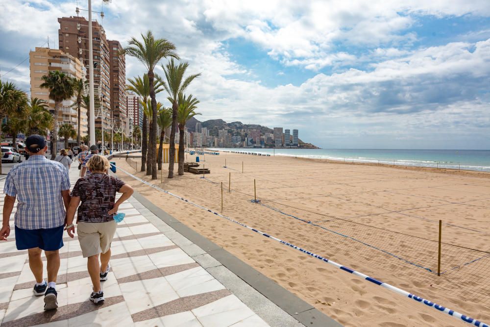 Benidorm empieza a parcelar sus playas para la reapertura este verano