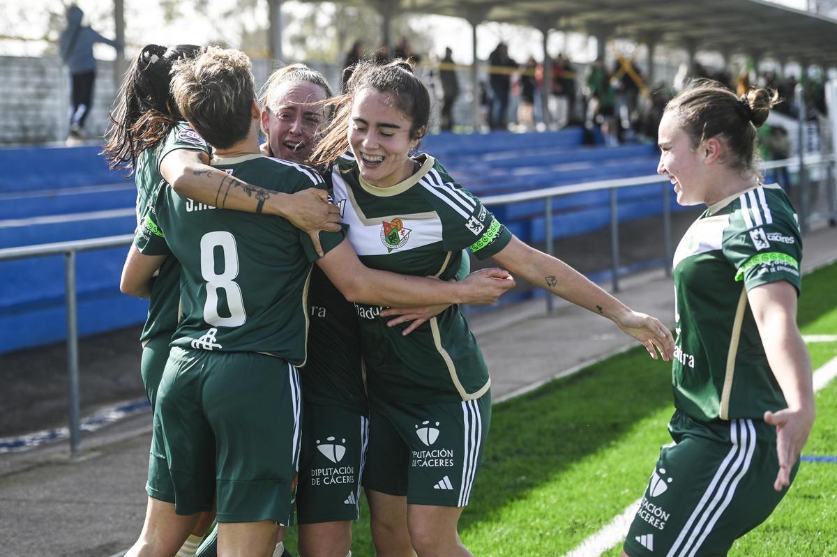 Las imágenes del Cacereño Femenino-Europa