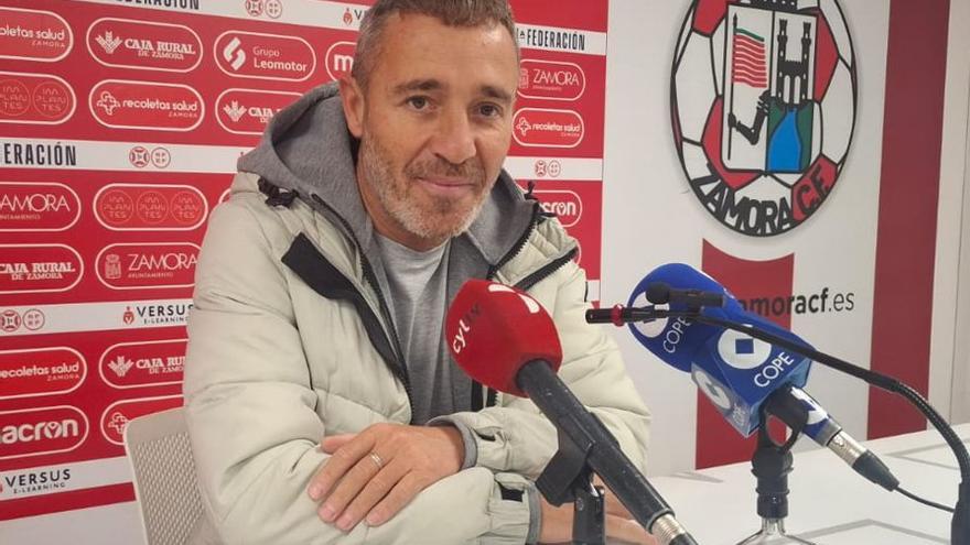 Óscar Cano, entrenador del Zamora CF: "Este grupo se merece estar en play-off"