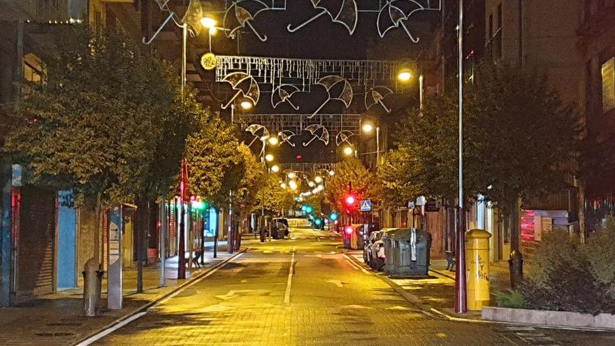 La calle Sanjurjo Badía, desierta