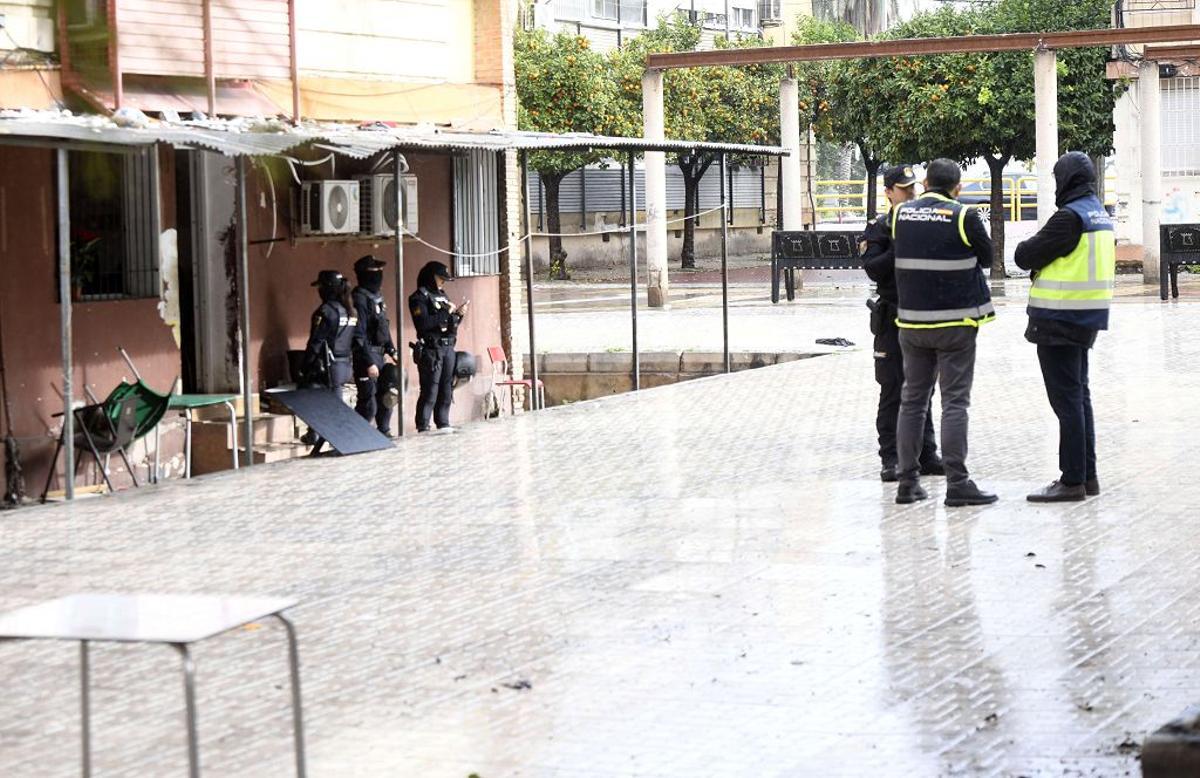 Las imágenes de la redada contra el narcotráfico en el Polígono de La Paz en Murcia Las imágenes de la redada contra el narcotráfico en el Polígono de La Paz en Murcia