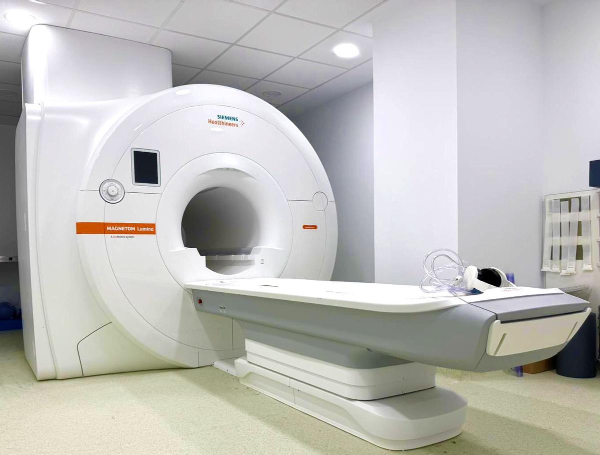 El hospital dispone de una completa área de diagnóstico por imagen equipada con tecnología médica de última generación, incluyendo Resonancia Magnética 3T.