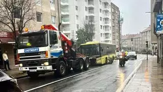 La flota de autobuses municipales de Santiago continúa agonizando