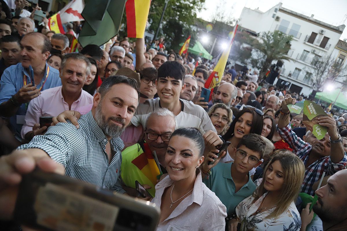 En imágenes el mitin de Vox en Córdoba con Abascal y Olona